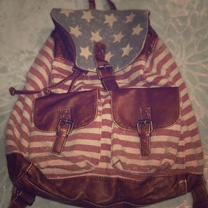 Vintage look American flag design backpack